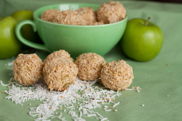 Candy-Apple-Macaroons9