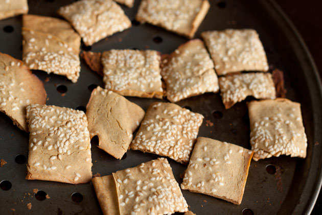 Gluten-free Sesame Crackers.2