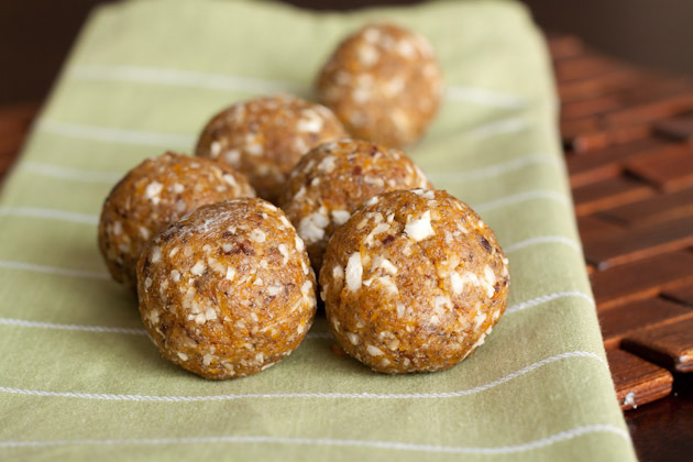 Healthy Apricot Bites